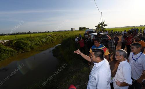 KEKURANGAN AIR DI SAWAH PADI