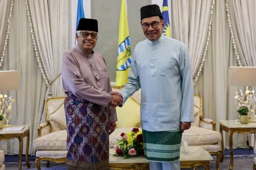 TUN AHMAD FUZI ABDUL RAZAK