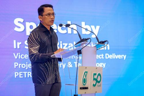 TUN AHMAD FUZI ABDUL RAZAK