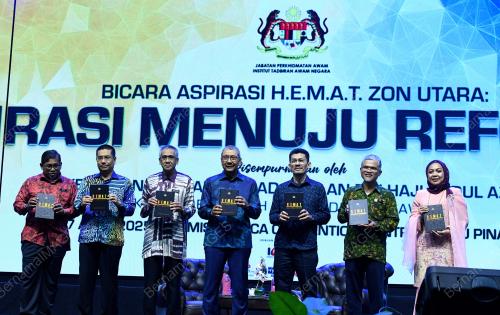 TAN SRI WAN AHMAD DAHLAN ABDUL AZIZ