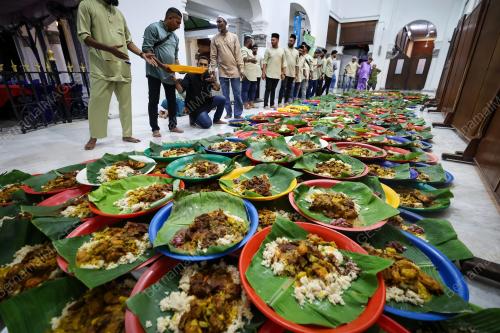 TRADISI NASI DALAM TALAM