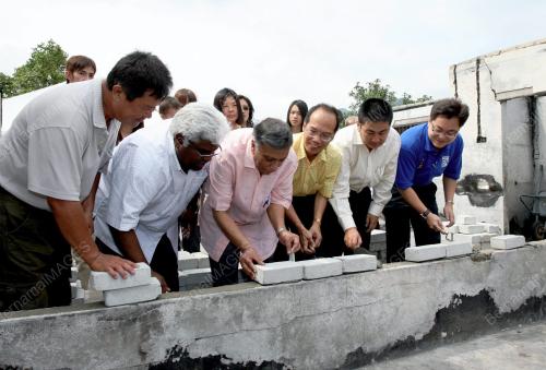 PG04_19022011_MENTERI_BATU