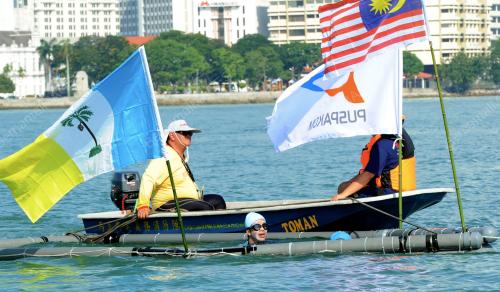 PG04_19052013_FAIQ_RENANG