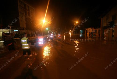 BANJIR KILAT