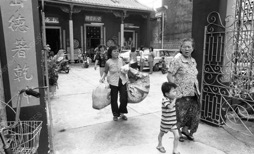 PG04_20052015_RUMAH_RUNTUH