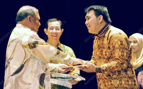 TUANKU SYED SIRAJUDDIN JAMALULLAIL