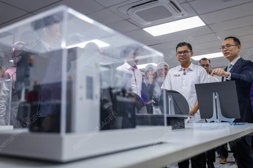 AKMAL NASRULLAH MOHD NASIR