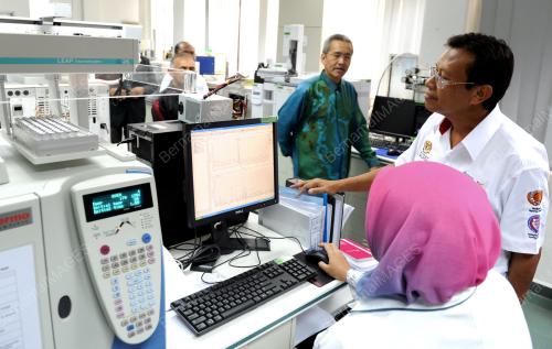 PG04_21022013_MENTERI_DOPING