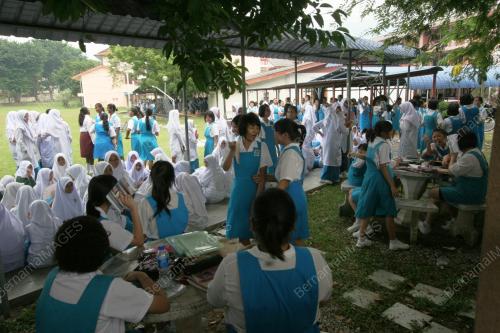 SEKOLAH_BOM