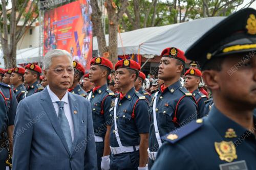 DATUK SERI ISMAIL SABRI YAAKOB