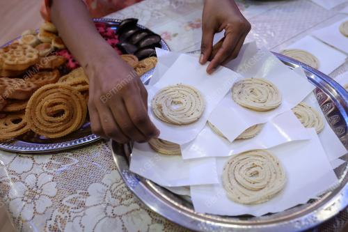 TEMPAHAN KUIH PERAYAAN DEEPAVALI