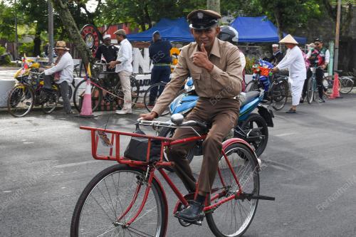 KAYUHAN SANTAI PENANG SEMPOI
