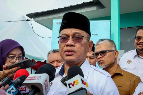 DATUK DR MOHD NA'IM MOKHTAR