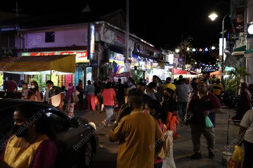 PERSIAPAN AKHIR DEEPAVALI