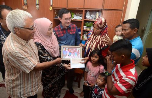 PG04_23112019_SUMBANGAN_BN201911228640