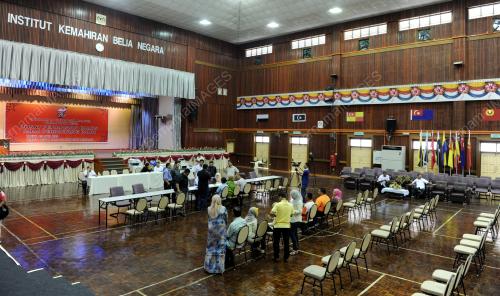 PG04_24042015_PUSAT_PENAMAAN