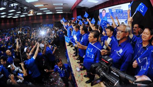 PG04_24042018_KIBAR_BENDERA