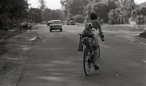 KANAK-KANAK DAN BASIKAL