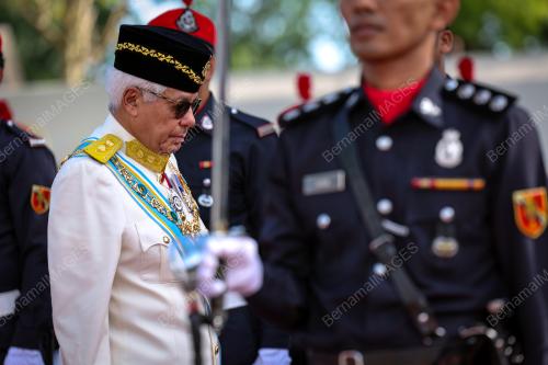 TUN AHMAD FUZI ABDUL RAZAK