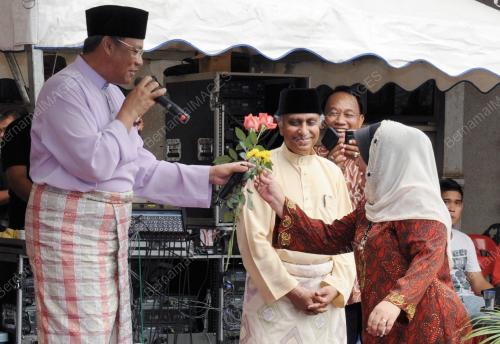 RUMAH TERBUKA