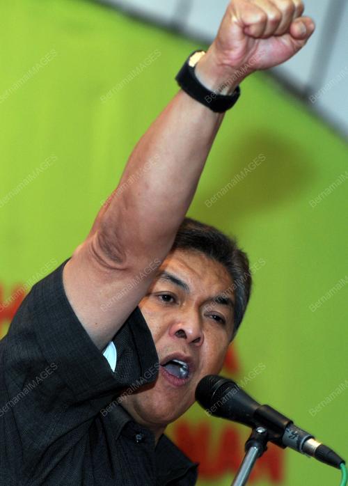 PG04_25042013_MENTERI_UCAP