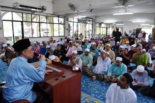 PG04_25052018_ANWAR_UMAT