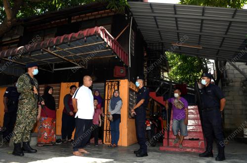 POLIS RONDA KAMPUNG