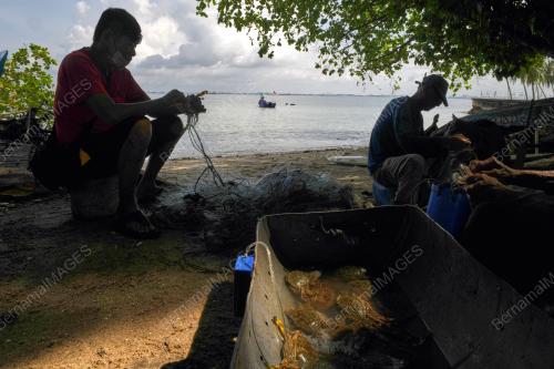 NELAYAN CARI KETAM