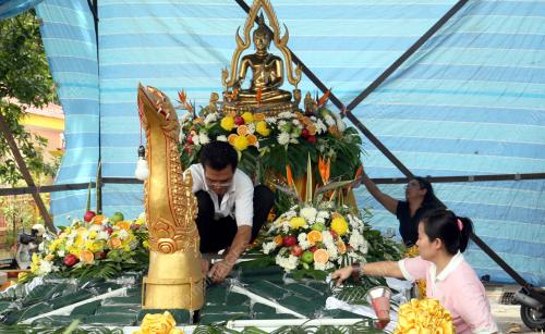 PERSIAPAN HARI WESAK