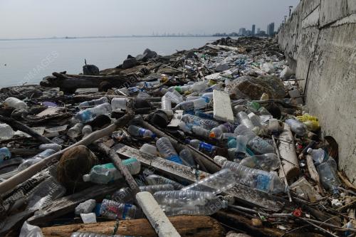 PENCEMARAN BAHAN PLASTIK