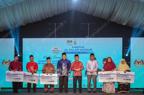 DATUK DR MOHD NA'IM MOKHTAR