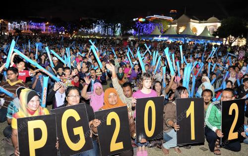 PG04_31122011_ORANG_RAMAI