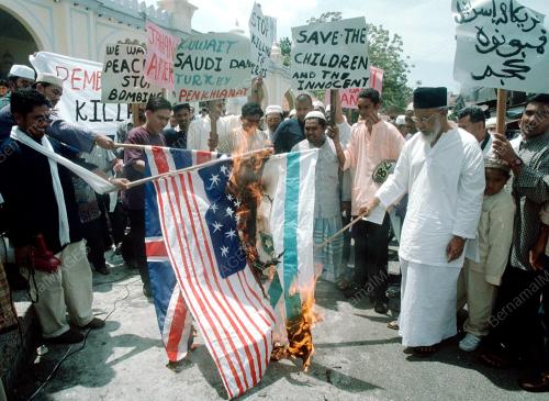 PG05-23_02_01_BAKAR-BENDERA_19012016