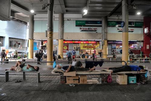 GELANDANGAN DI KOMTAR