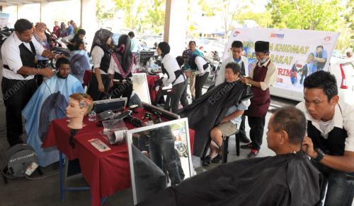 PG05_02032013_GUNTING_RAMBUT