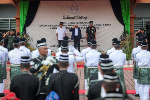 TUN AHMAD FUZI ABDUL RAZAK
