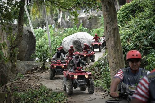 TAMAN EKSTREM ATV PANTAI ESEN
