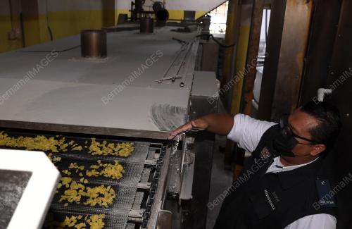 BKKM SERBU KILANG MAKANAN