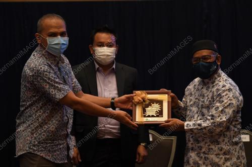 DATUK DR MOHD KHAIRUDDIN AMAN RAZALI
