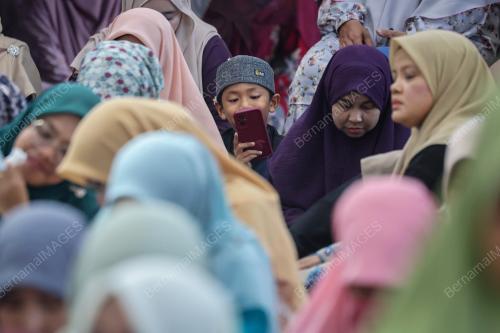 TUN AHMAD FUZI ABDUL RAZAK