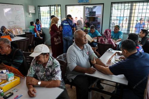 PUSAT AKTIVITI WARGA EMAS