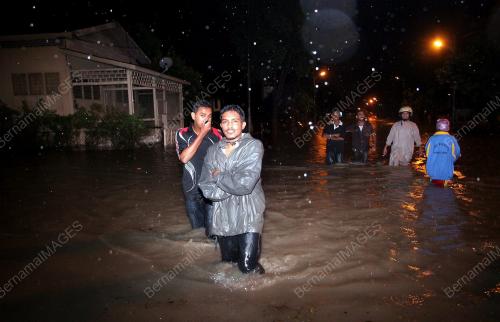 BANJIR KILAT
