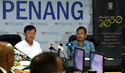 NIK NAZMI NIK AHMAD