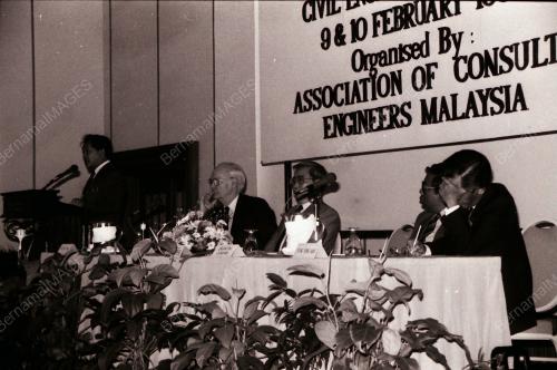 DATUK DR LEO MOGGIE