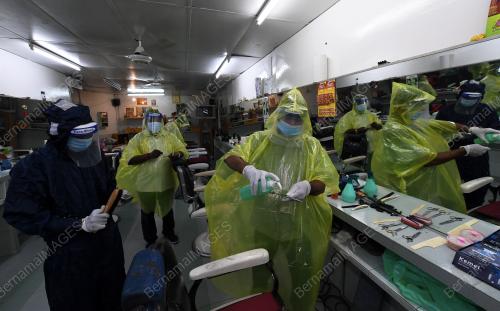 KEDAI GUNTING RAMBUT DIBUKA