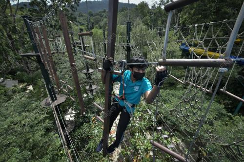 TAMAN TEMA ESCAPE