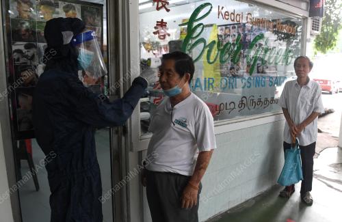 KEDAI GUNTING RAMBUT BEROPERASI