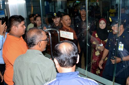 PG05_10102012_PINTU_TUTUP
