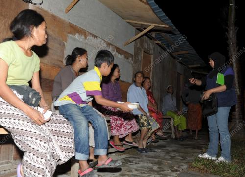 PG05_11042012_WARGA_ASING