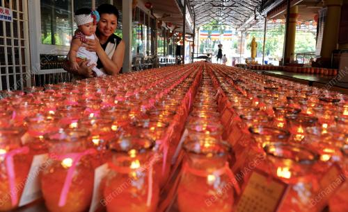 PG05_11052014_HARI_WESAK